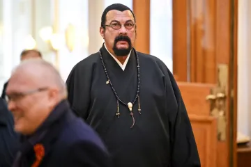 Hollywoodski glumac Steven Seagal: 'Volim srpsku hranu i planiram dobiti srpsku osobnu iskaznicu'