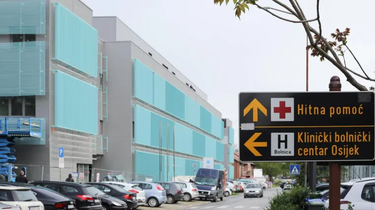 Četvorica maloljetnika brutalno pretukla mladića (24): Bori se za život u bolnici