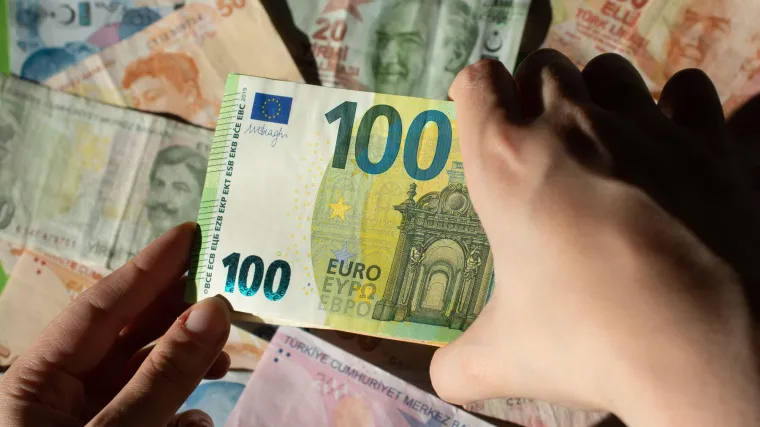 Vage otvaraju vrata obilju: Napravite ove rituale i novac će vam samo pristizati