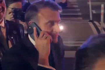 Macron zaglavio u New Yorku, pazite koga je odmah nazvao: 'Pogodi što mi se dogodilo'