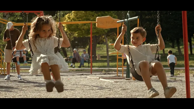 Premijera Joline pjesme 'Od malih nogu': Prvi put mu se pridružuju sin i kći