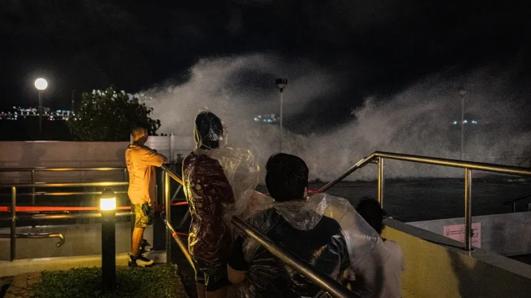 Pogodila ih je žestoka oluja: Voda srušila most, izlilo se jezero, dvije osobe izgubile život