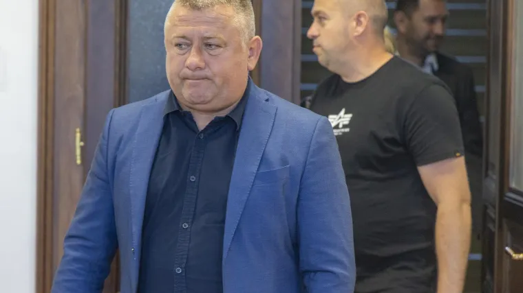 Nastavljeno suđenje Dekaniću: 'Zvao me u noći, nisam mogao doći k sebi'