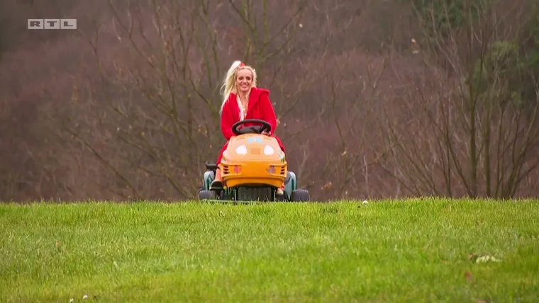 Barbie odu&scaron;evila sve u 'Večeru za 5': Svi se pitali hoće li kuhati u &scaron;ljokicama i čipki