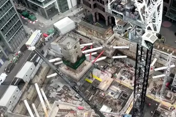 Nije za one slabog srca: Prastari toranj digli 14 metara u zrak da naprave temelje za još veću mrcinu