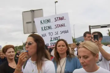 Mještani Podstrane na nogama: 'Već 25 godina slušamo obećavanja. Nećemo više čekati'