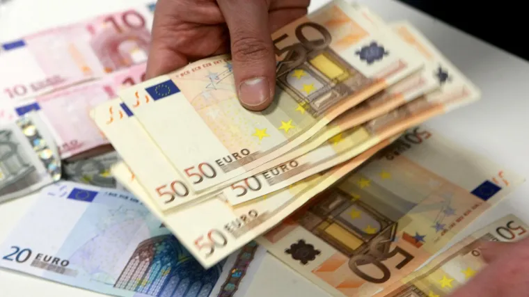 Javne službe traže veće plaće, ministar im poručuje da je došao kraj, a privatnici ne mogu konkurirati