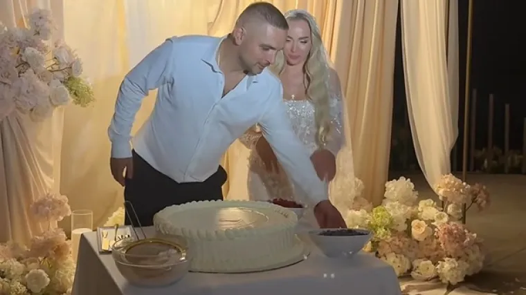 Mladenac nakon inscenirane svađe bacio tortu, gosti uz nelagodu pratili nemilu scenu o kojoj sada svi pričaju