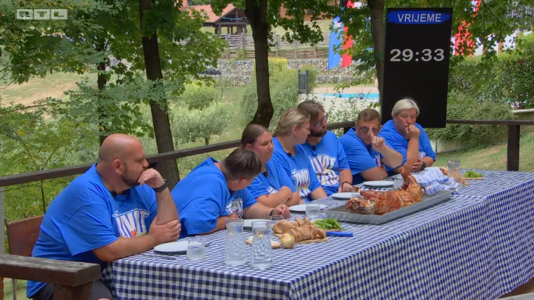 Slasna janjetina na stolu, vaga pred vratima: 'Hoćemo li jesti ili nećemo?'