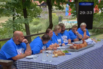 Slasna janjetina na stolu, vaga pred vratima: 'Hoćemo li jesti ili nećemo?'