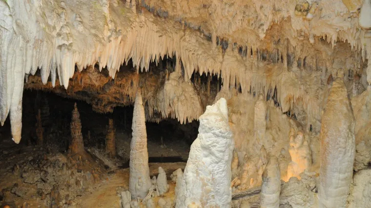 Ovo je najpopularnija i najstarija špilja u Europi: Ljepotom ostavlja posjetitelje bez daha