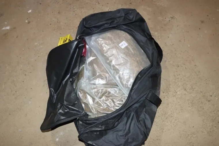 Detalji pretrage doma osumnjičenog za ubojstvo u Sl. Brodu: Pronađen arsenal oružja i droge