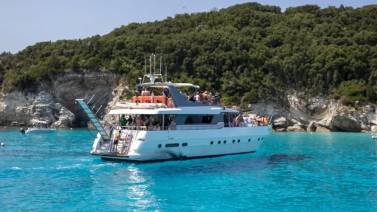 Muškarac umro na brodu, posada šokirala obitelj: 'Prekrili su ga ručnikom i nastavili sa zabavom'