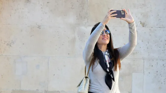 Koketna brineta bila je pravo osvježenje u Šibeniku: Nema tko se za njom nije okrenuo