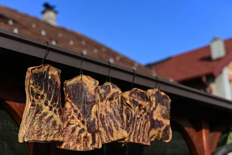 Tradicionalni recepti iz Koroške: Ričet s dimljenim mesom i mežerli na Vlastin način