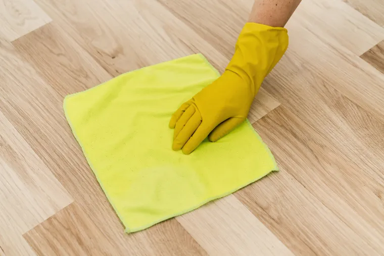 Podovi će vam uz ovo domaće sredstvo blistati danima: Ne trebaju vam skupi proizvodi iz trgovine