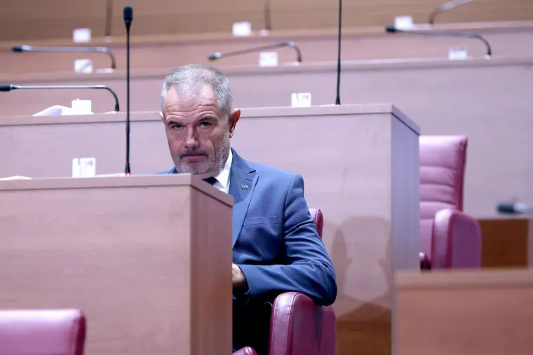 Sabor spojio vikend? Ovo je 'sedam veličanstvenih' koji su u petak ujutro došli na posao