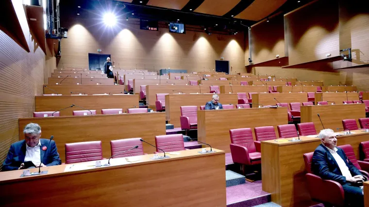 Sabor spojio vikend? Ovo je 'sedam veličanstvenih' koji su u petak ujutro došli na posao