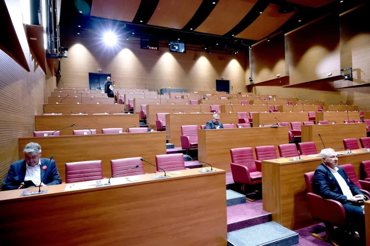 Sabor spojio vikend? Ovo je 'sedam veličanstvenih' koji su u petak ujutro došli na posao