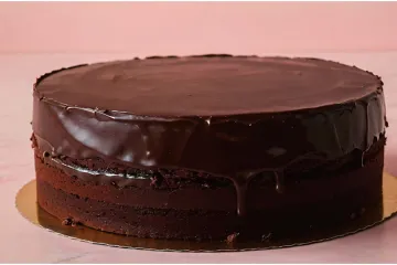 Popularna Ding Dong torta: Raskošna čokoladna slastica s neodoljivim punjenjem koja osvaja na prvu