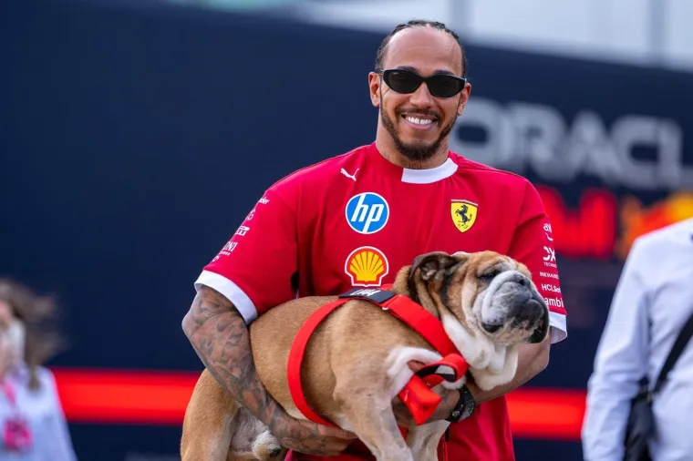 Lewis Hamilton prolazi kroz užasne trenutke: 'U komi je, ne znamo hoće li se probuditi...'