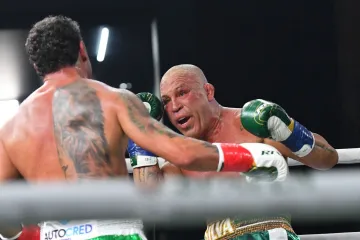 Legendarni rival Cro Copa i jedan od najpoznatijih boraca teško nokautiran u makljaži nakon kraja meča