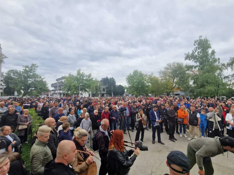 Majka pretučenog učenika u suzama: 'To su djeca koja ne znaju što znači riječ tučnjava'