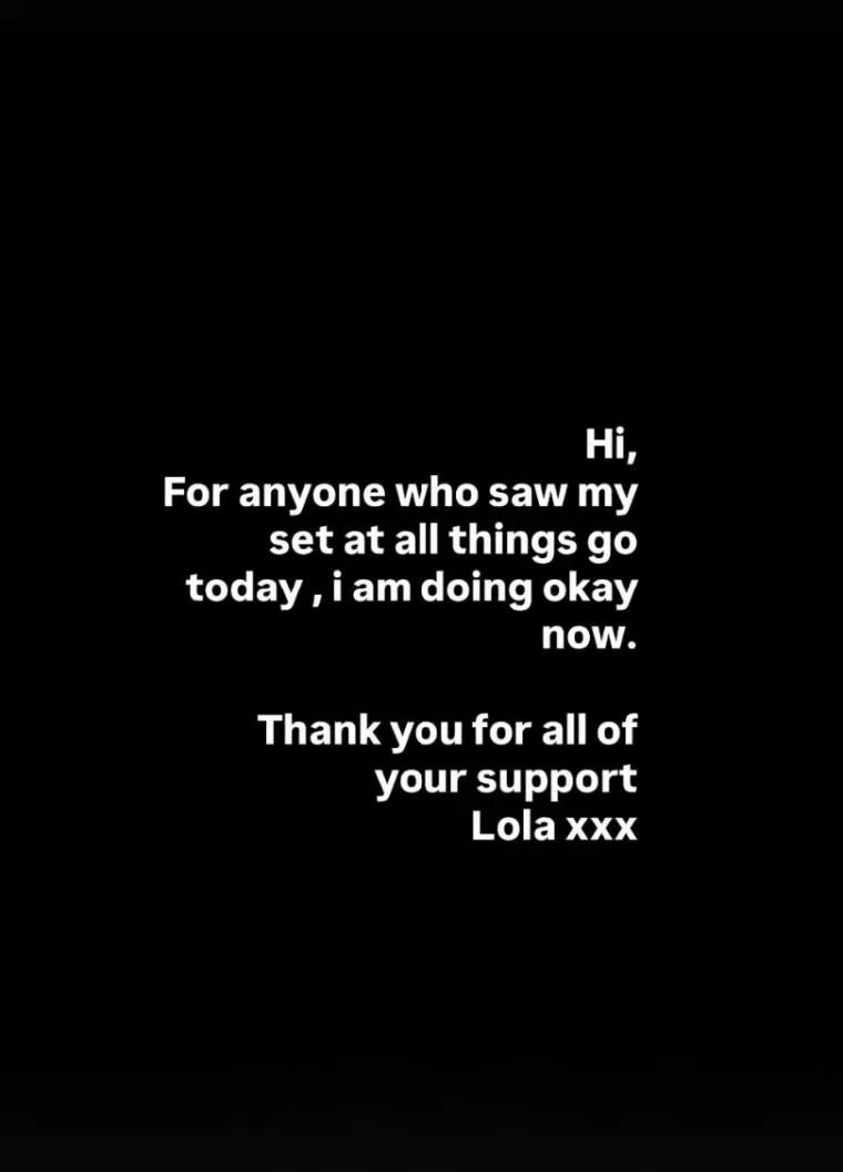 Isplivala jeziva snimka s koncerta: Pjevačica se iznenada srušila, publika počela vrištati