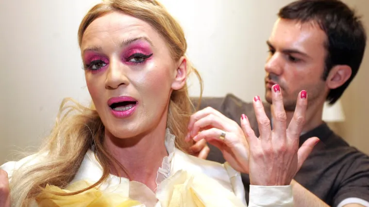 Živjela je u teškim uvjetima i nestala sa scene: Ovako danas izgleda legendarna Bebi Dol