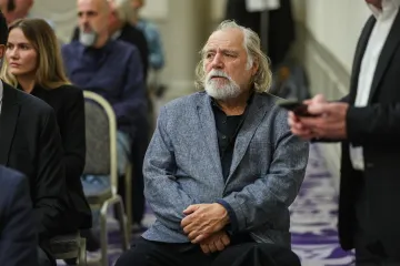 Rade Šerbedžija uz mnoge poznate ličnosti odao počast teniskom velikanu