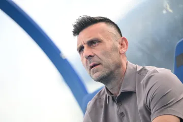Bivši trener Dinama i Lokomotive sjeda na vruću klupu velikana iz susjedstva?