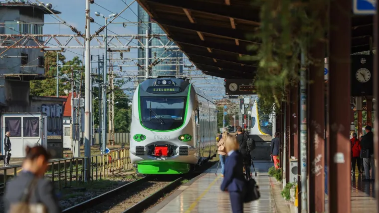 Hrvatskim prugama od danas vozi prvi baterijski vlak. Pitali smo vas kakva su vaša iskustva s HŽ-om