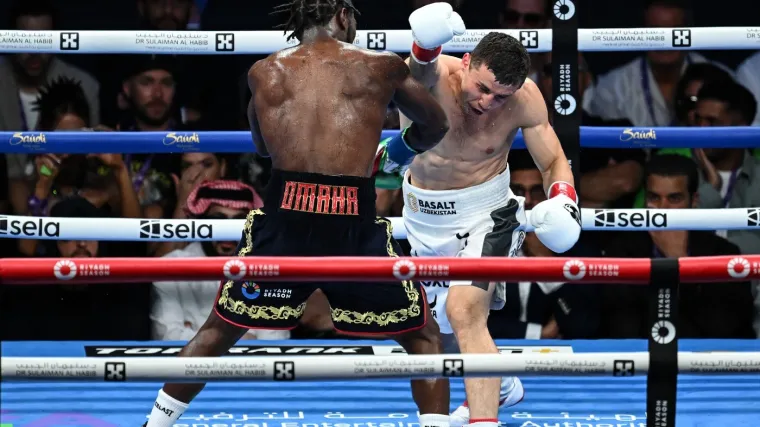 Policija zaustavila apsolutnog svjetskog prvaka i uperila pištolj u njega: Imao je oružje kraj sebe