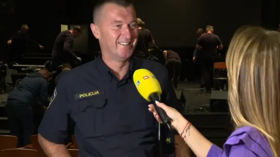 Žare je kvartovski policajac i djeca ga obožavaju: 'Ja pišem molbu za mirovinu, a oni mi daju priznaja'