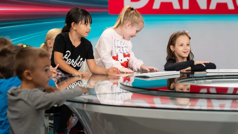 Dan otvorenih vrata RTL-a: Prvašići učili o sigurnosti u prometu i otkrili čaroliju televizije