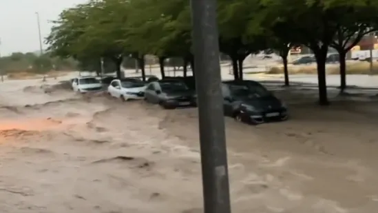 Naselja odsječena, ljudi zarobljeni u autima. Katastrofa poharala zemlju: 'Buka je bila zaglušujuća'