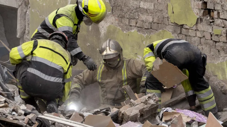 Rusi ubili cijelu obitelj, detalji su potresni: Ruševine zatrpale dva mala brata