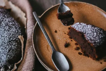 Kremasta čokoladna fantazija od samo tri sastojka: Recept za najlakšu tortu na svijetu