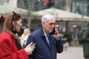 Je li ovo zaista Ena? Dikan podijelio fotografiju kipa svoje supruge i izazvao burne reakcije