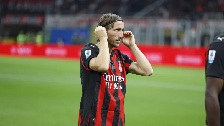 Modrić nije htio govoriti o sebi, a onda mu je voditelj rekao: 'Neka, ja ću'