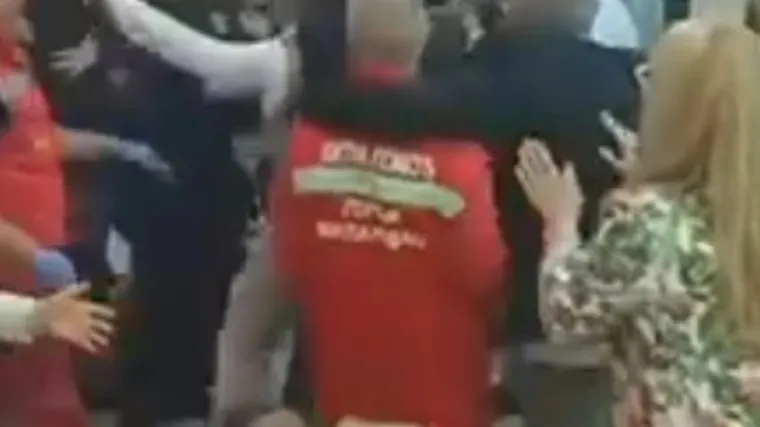 Mladenka dobila udarac, gosti napali djelatnike Hitne: Objavljena snimka kaosa na svadbi