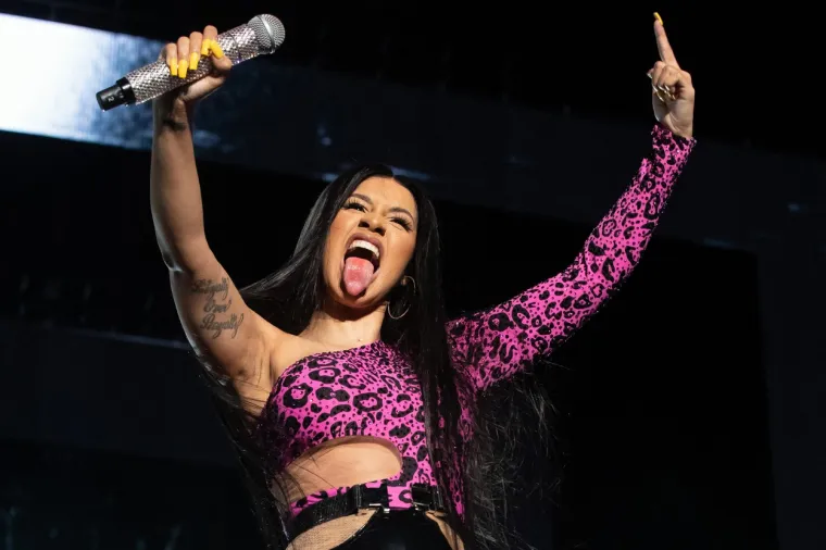 Cardi B brutalno napala Nicki Minaj: 'Tvoj brat dira djecu!'