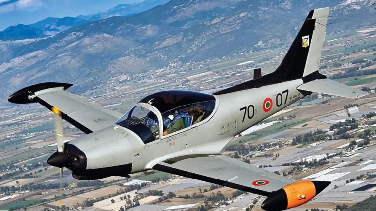 Užas u susjedstvu: Srušio se vojni zrakoplov, posada poginula