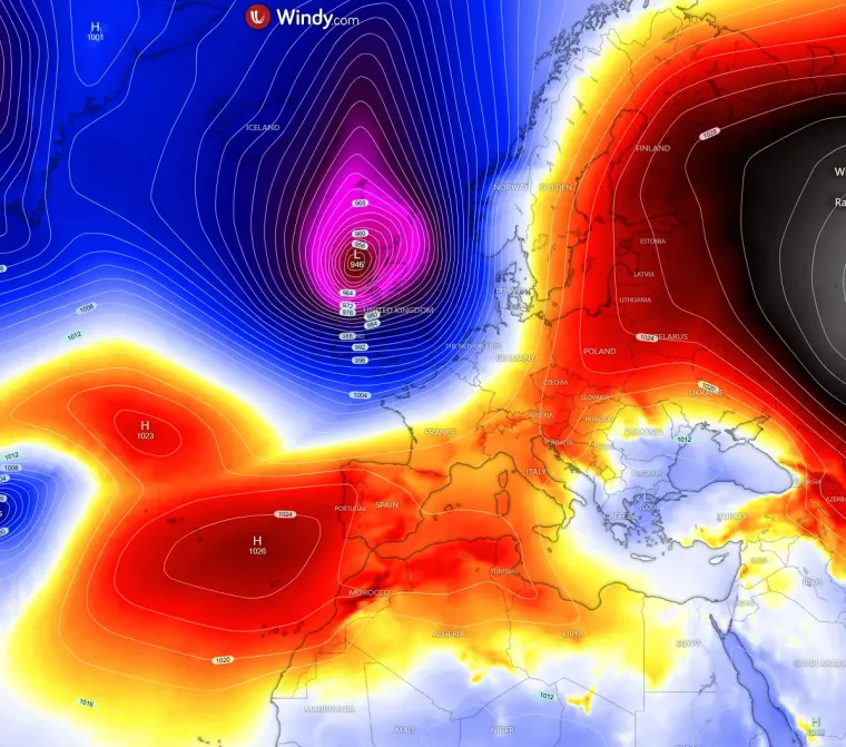 Ovo nije viđeno više od 60 godina: Snažna oluja juri prema Europi! Dosezat će 12 metara?!
