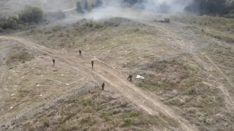 Eksplozije, dim i raketni bacači: Pogledajte iz zraka kako djeluju Hrvati s Britancima