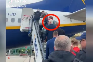 Neobičan prizor na letu iz Londona za Prag: S Ryanairom letio je predsjednik, ali nije Milanović