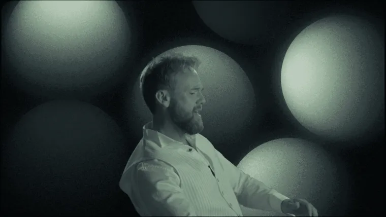 Saša Lozar novim singlom 'S nama sve počinje' unosi svjetlo u jesenske dane