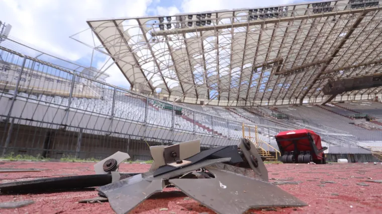 Hajdukov trening prekinut zbog oštećenja krova: Igrači su bili u opasnosti!