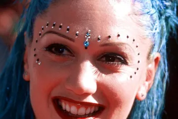 Sva izdanja Gwen Stefani: Nebesko plavi bob, bujni repovi, kovrče, platinasto plava...