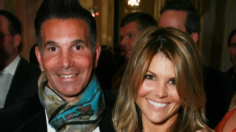 Zvijezda serije Puna kuća, Lori Loughlin, razvodi se nakon gotovo 30 godina braka